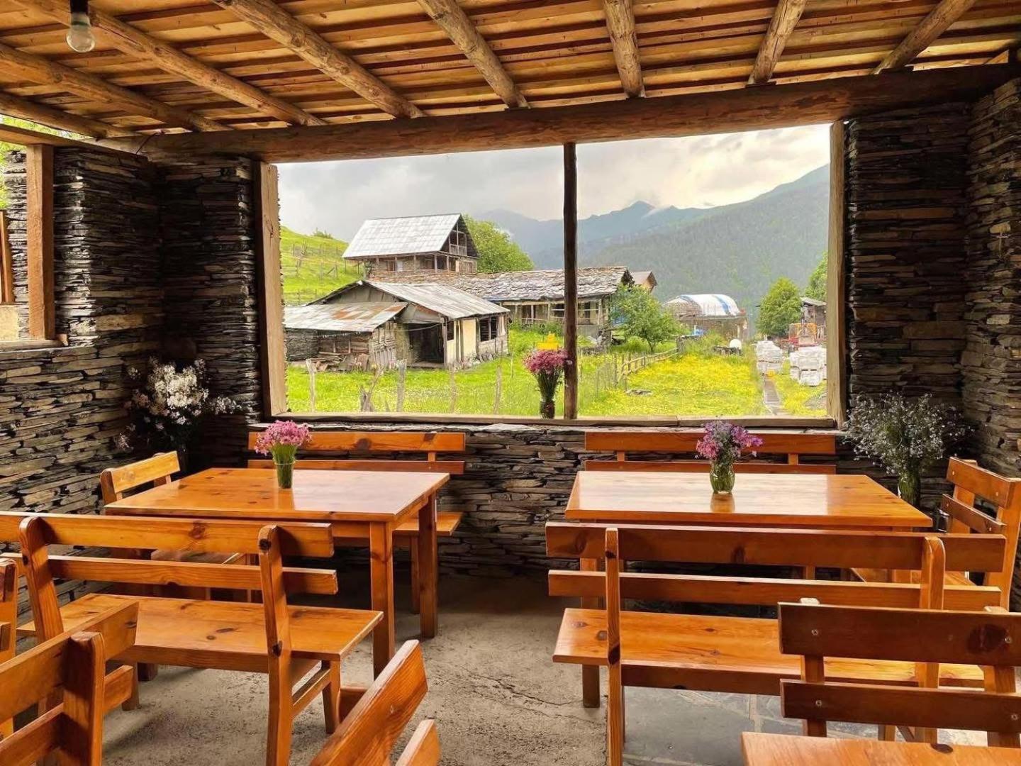 Guesthouse Lasharai Omalo Buitenkant foto